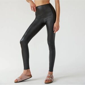 ARITZIA Wilfred Free Daria Cropped Leather Legging/Pant